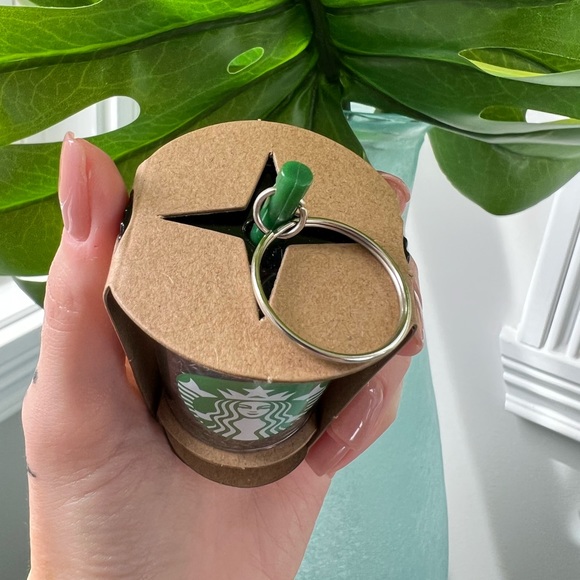 Starbucks UK Release Mermaid Sequin Keychain 🧜🏼‍♀️ - Picture 2 of 6